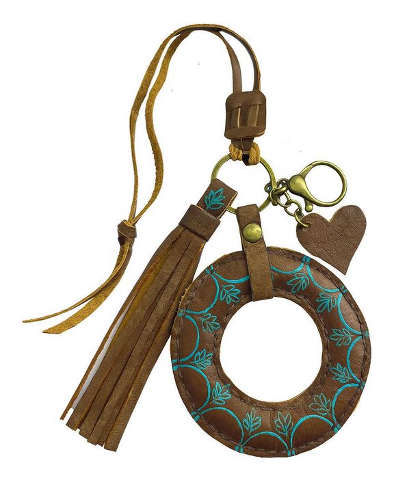 Skórzana zawieszka do torebki amulet, brelok do kluczy ręcznie robiony