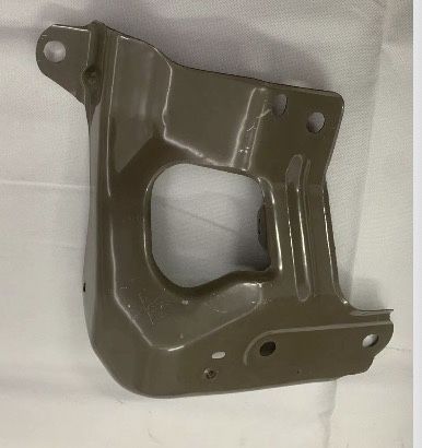 Кронштейн окуляр лонжерона лівого правого крила Tesla Model Y 1504589-S0-A 1504590-S0-A