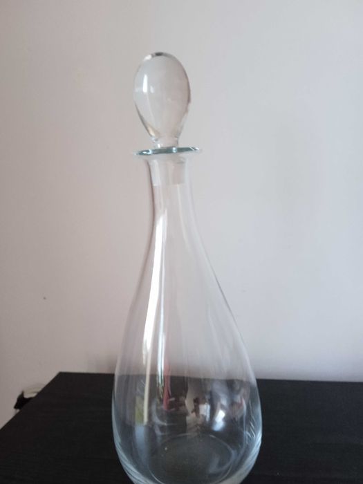 karafka na wino z korkiem i gratis shaker