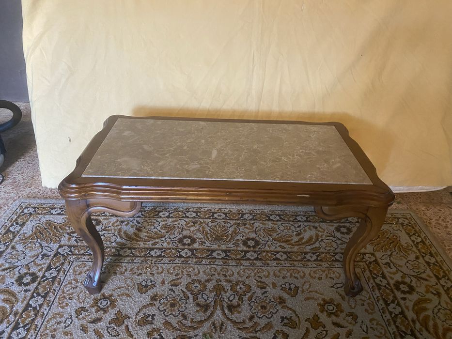 Mesa de centro com pedra marmore