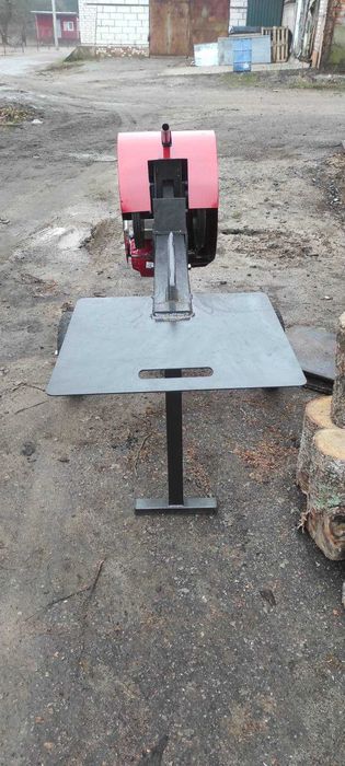 Рейковий дровокол — 20 тонн