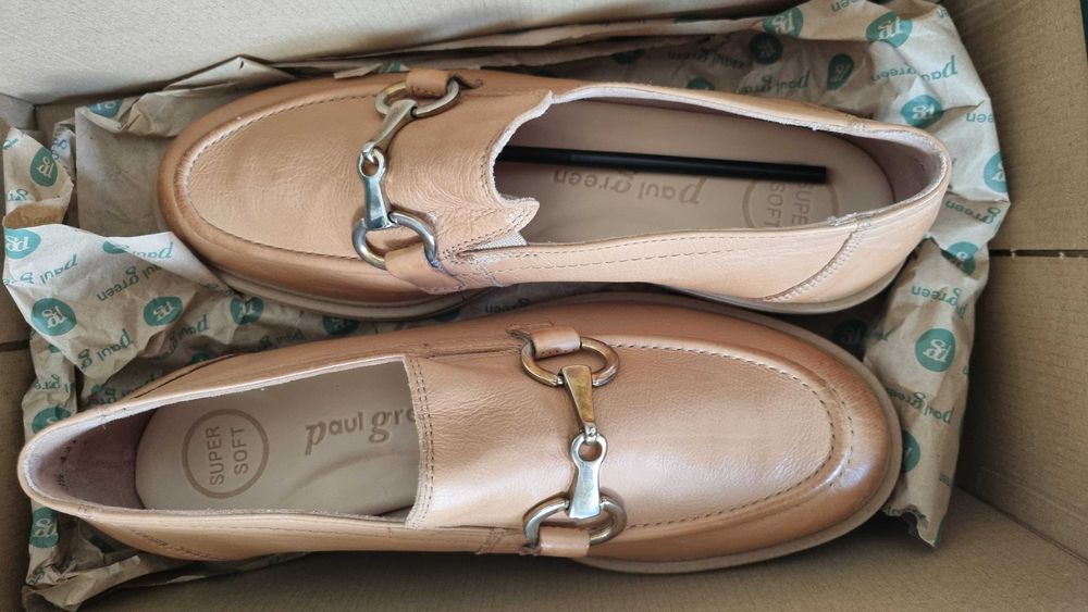 Sapatos em pele para senhora