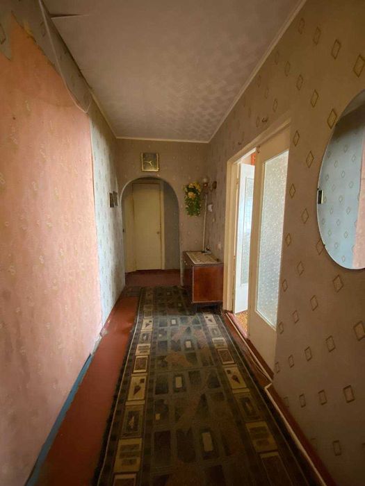 Продаётся трёхкомнатная квартира на мкрн. районе Солнечный