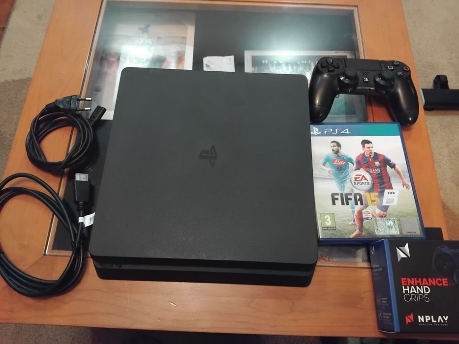 Playstation 4  slim