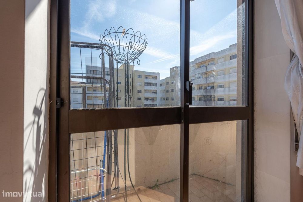 Apartamento T3 com varanda no centro da Mealhada