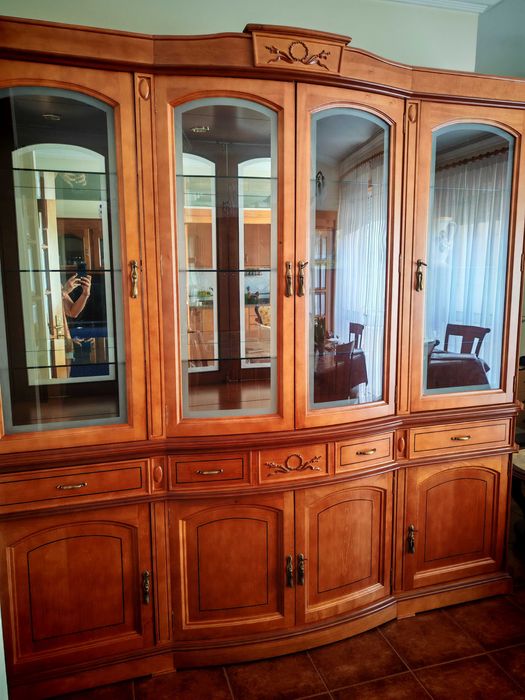 Móvel de sala em madeira à venda