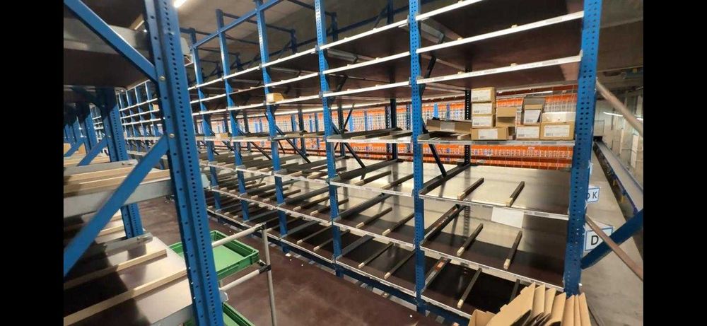 Regały magazynowe, wysuwane półki , piętrowe ze schodami
