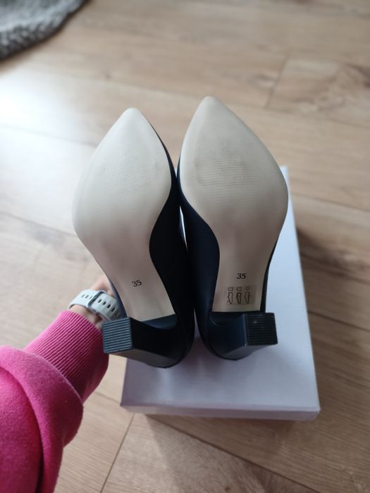 Buty czółenka na obcasie 35 Arturo Vicci