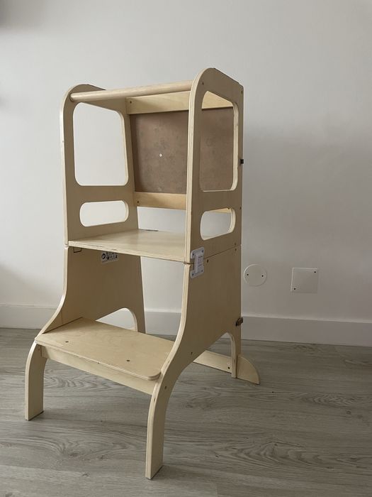 Banco observatório e secretária em madeira da Homa criança