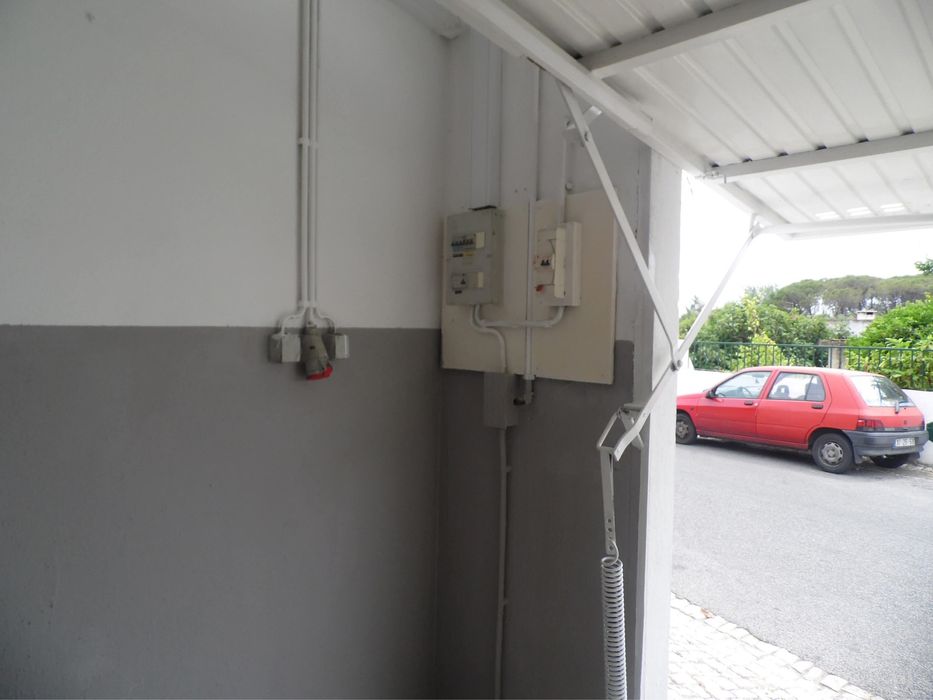 Alugo Garagem em Manique de Baixo - Cascais/Estoril