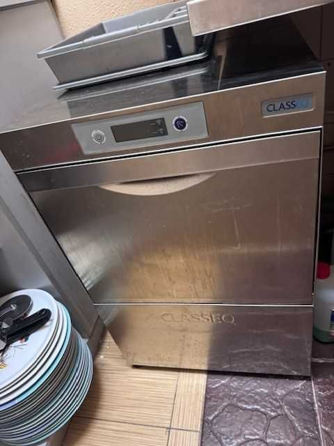 Zmywarko-wyparzarka przemysłowa  CLASSEQ D500