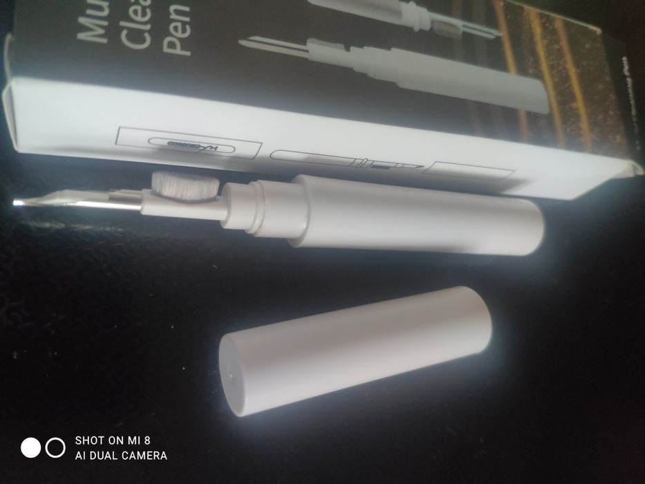 Щетка для чистки динамиков, наушников.