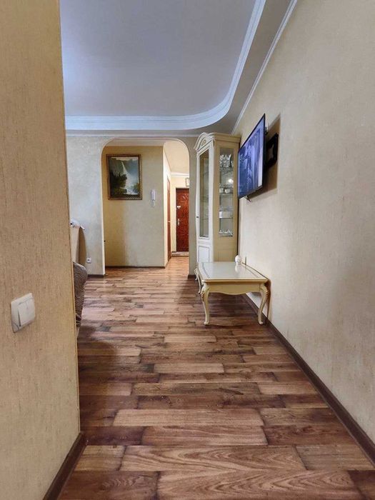 ПРОДАМ 3-ох кімнатну квартиру по вул.Перемоги (Победе)