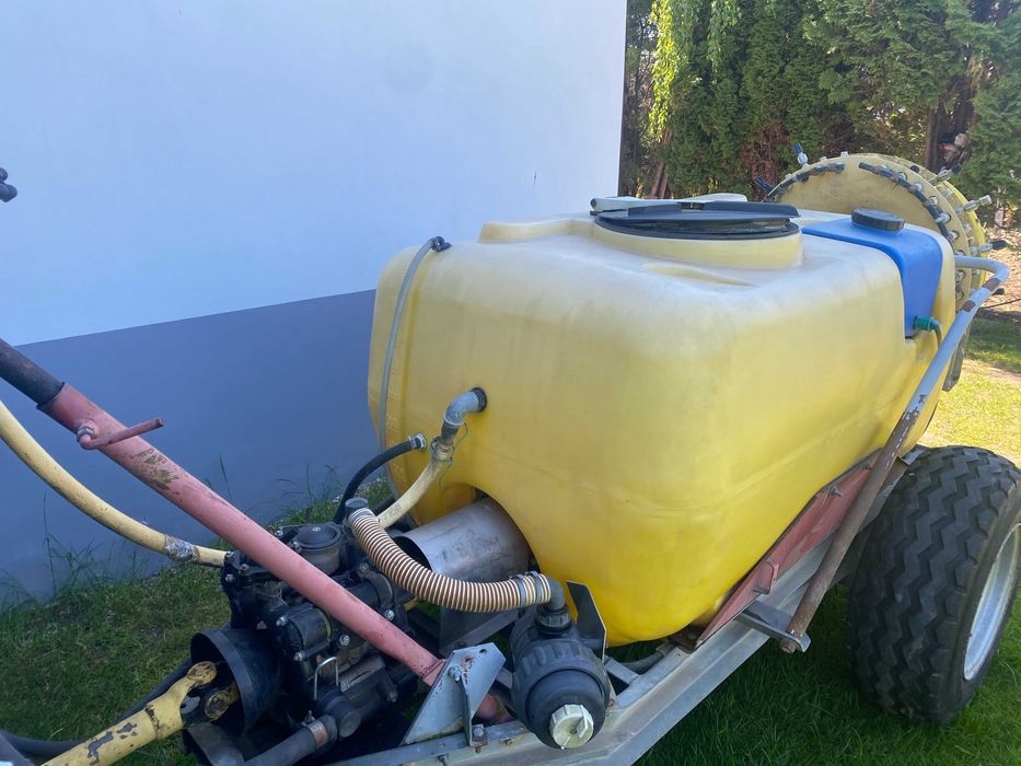 Opryskiwacz sadowniczy 1000l