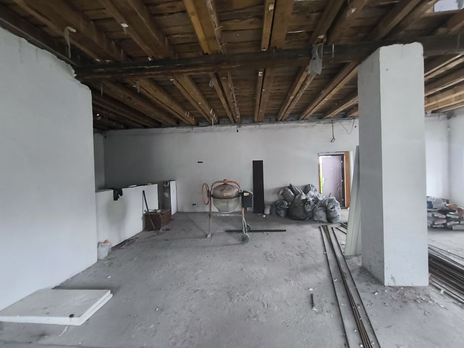 Продам приміщення під комерцію Рожни