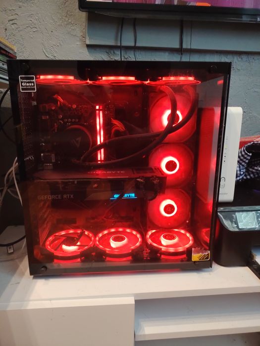 Komputer + Akcesoria (RTX 3070, 32gb ram, i5)