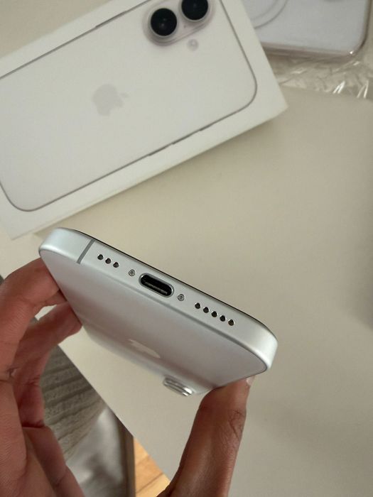 iPhone 17 branco 256g 800€