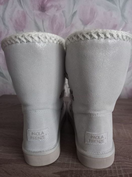 Угги жіночі.