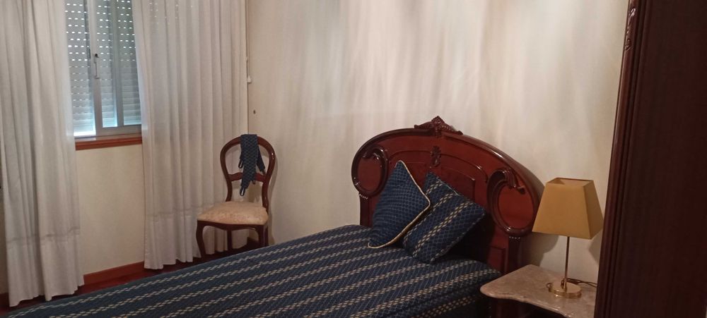 QUARTO CONFORTÁVEL  - Ambiente Familiar em Vila Nova de Gaia