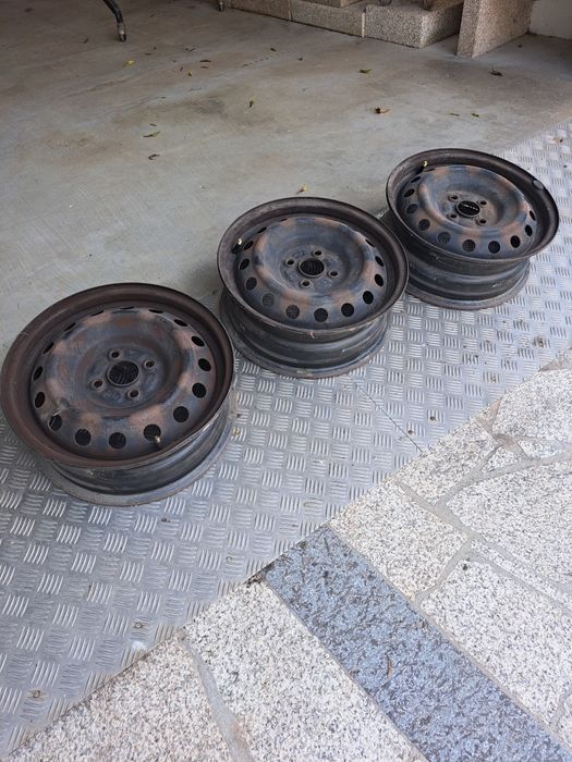 3 jantes Toyota Yaris 2007