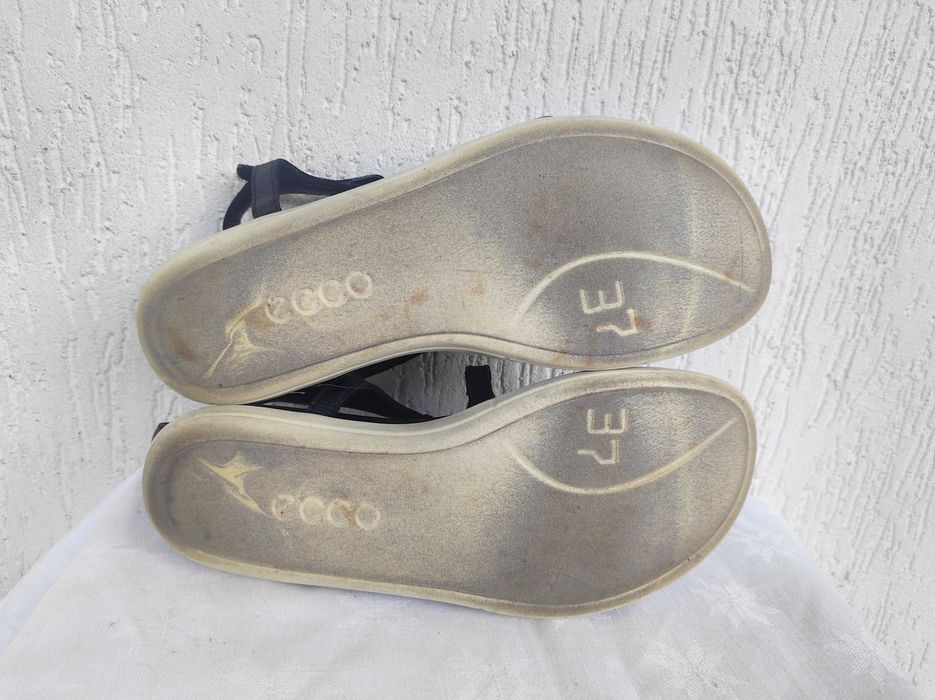 Кожанние босоножки Ecco simpil р.37