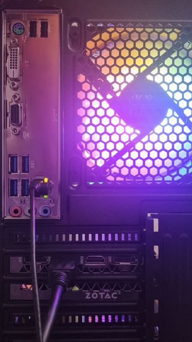 Komputer gamingowy r5 / 2060 super / 16Gb / 256GB SSD