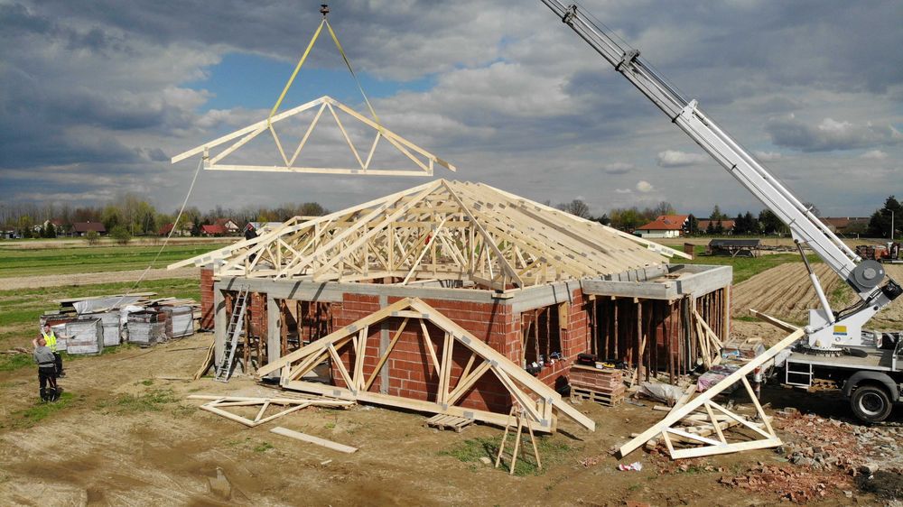 Wiązary dachowe / Więźba prefabrykowana / Dachy