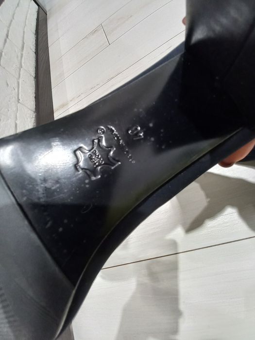 Чобітки жіночі Rinaldo Ferrari, в ідеальному стані.