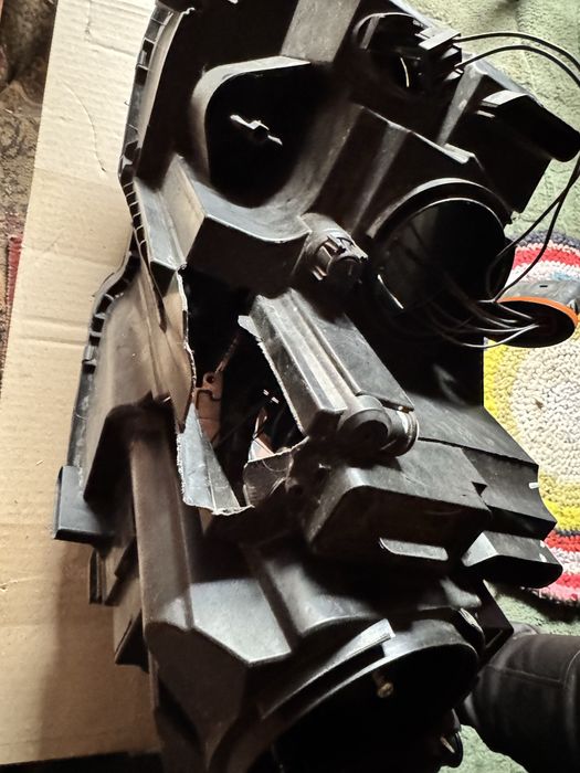 Фара передня права VW Tiguan 5NL941006