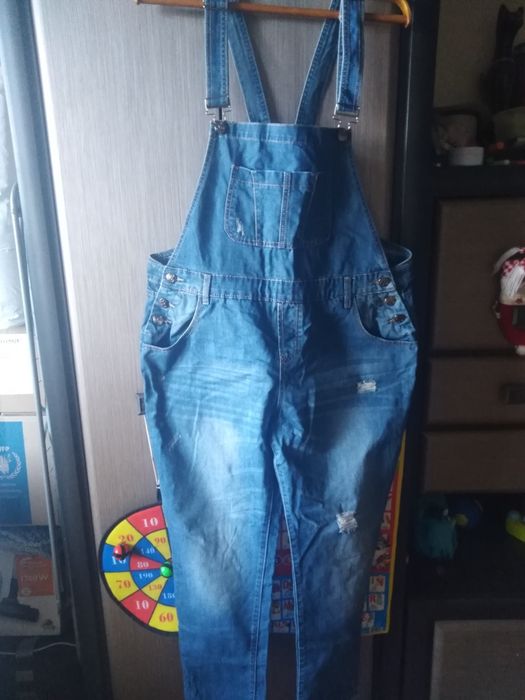 Продам 2 джинсовых комбинезона