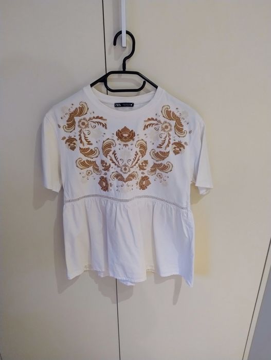 Bluzka z baskinką zara