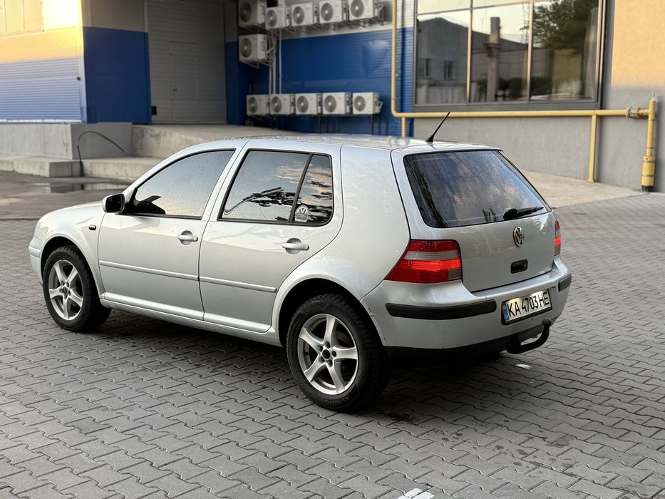 Продам Volkswagen Golf 4 2003 1.6 бензин
