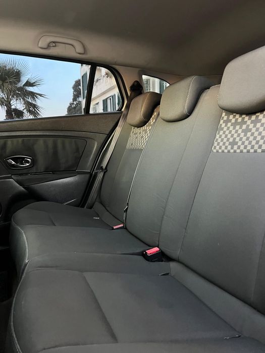 Mégane Sport Tourer 1.5 dCi com vidros escuros averbados