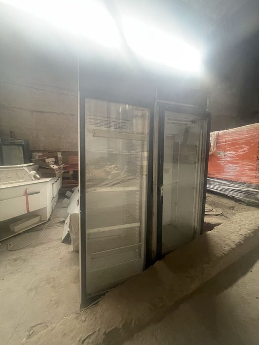 Продам холодильник под ремонт !