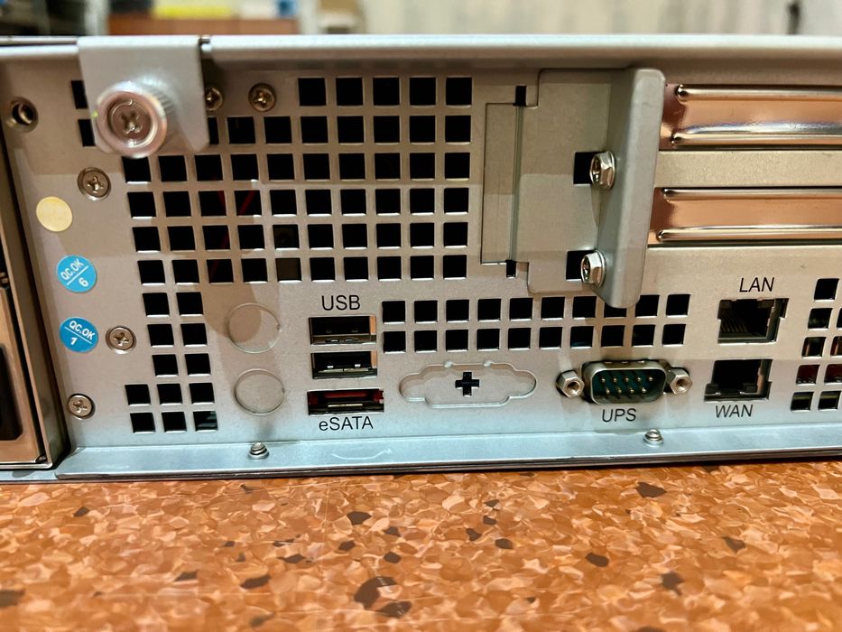 Thecus N8800 NAS Dysk sieciowy RACK 19”