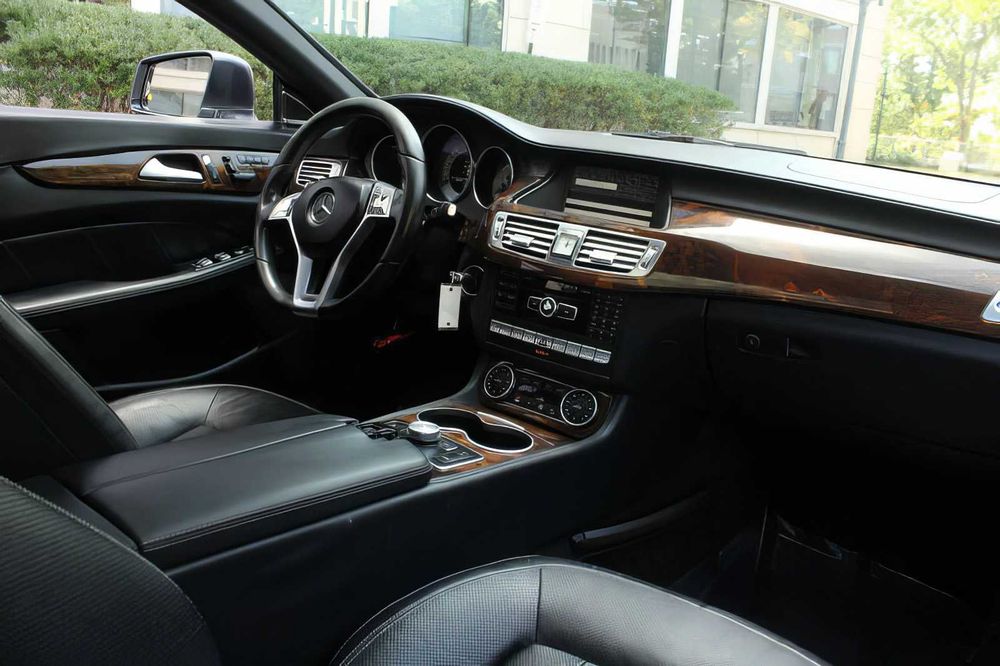 Mercedes-Benz CLS      2013
