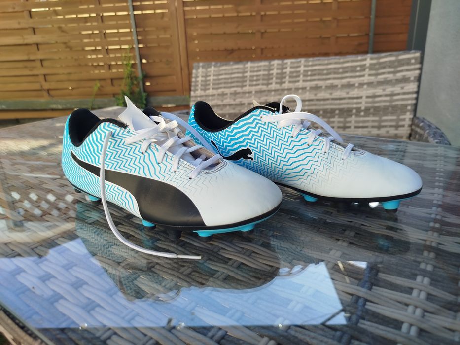 Buty korki Puma nr42,5