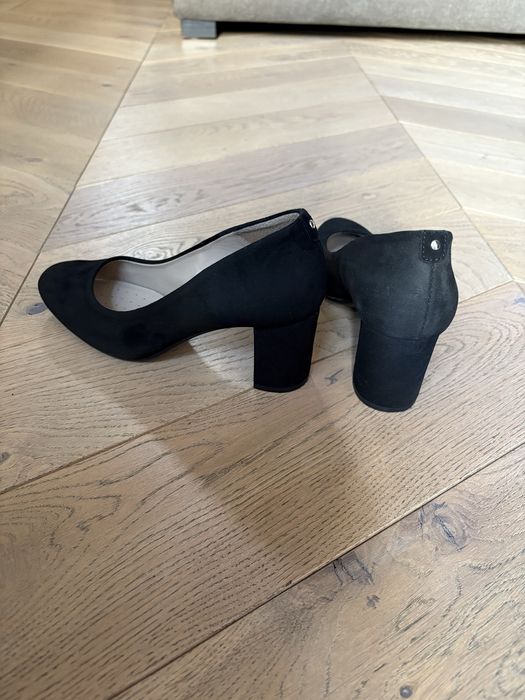 Czółenka na słupku Sergio Bardi