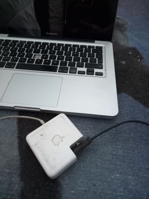 Apple макбук  ремонт