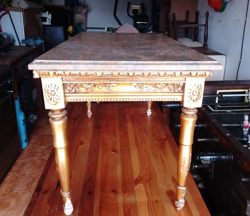 Mesa de centro  dourada para restauro