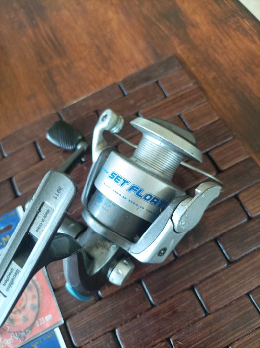 Kołowrotek wędkarski set float