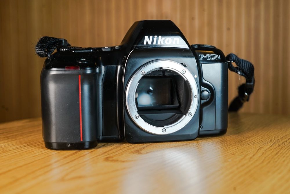 Aparat analogowy nikon f601m