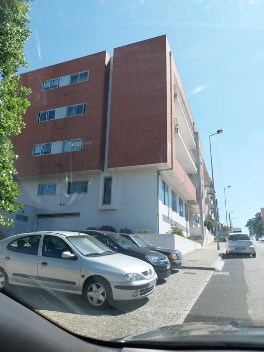 T1 - Bem localizado - impecável!