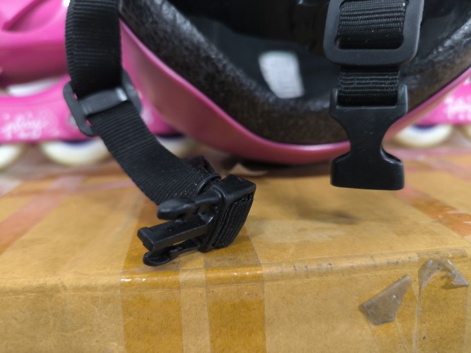 Patins e capacete para criança