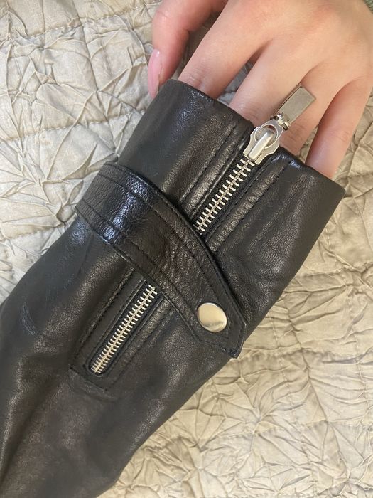 Жіноча шкіряна куртка