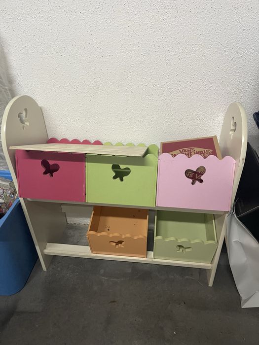 Estante quarto crianca