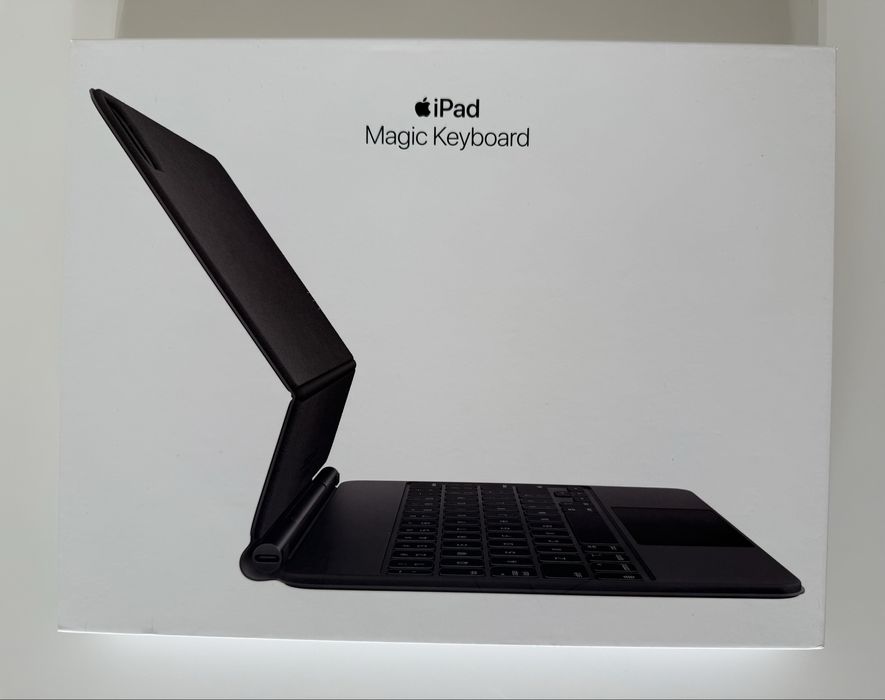 Tablet iPad Pro 11” A2761 4. generacji M2 2022 idealny, z klawiaturą