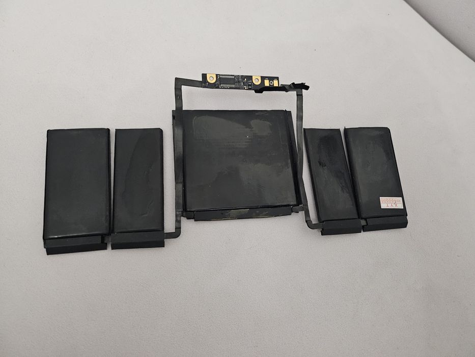 Аккумулятор mackbook pro A1706 2016-2107, Apple