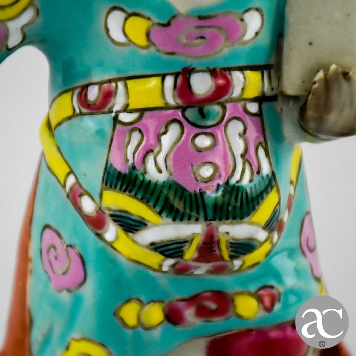 Figura de Imortal em porcelana, Família Rosa, Jiaqing séc. XVIII / XIX