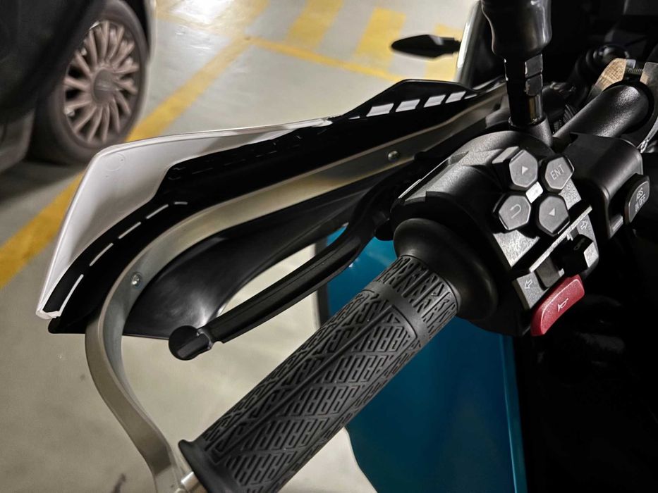 CF Moto 450 MT com muitos extras